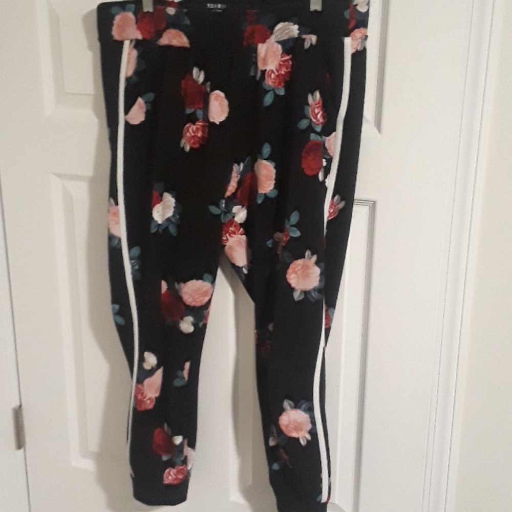 Torrid Size 0 or 12 active crop pants
